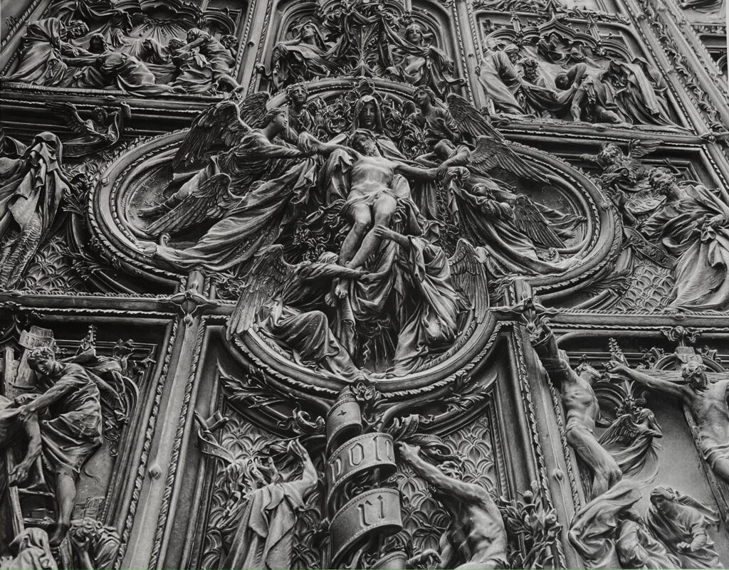 The Door  Duomo of Milán  (ITALIA) — Jesús Morón